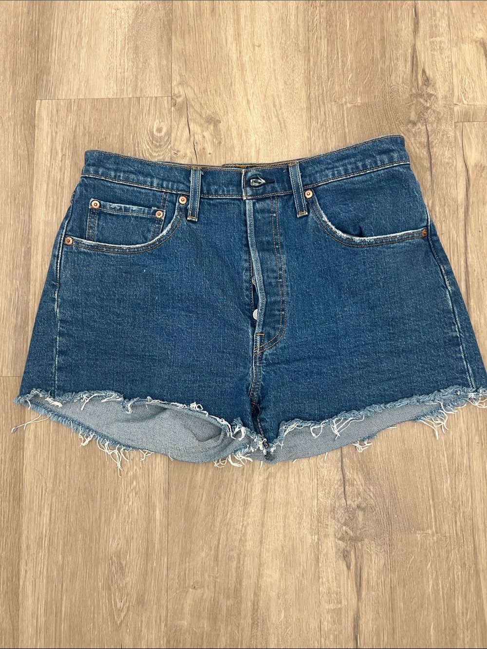 LEVIS 501 💖 High-Rise Frayed Hem Denim Shorts Sz 30